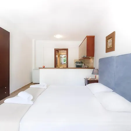 Maltinas House Aparthotel 3*