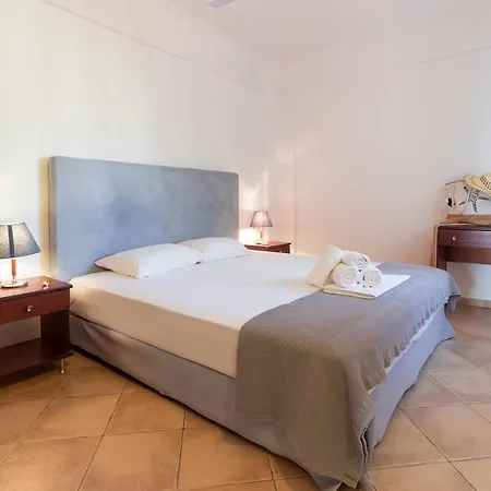 Apartmanhotel Maltinas House Móla Kalíva