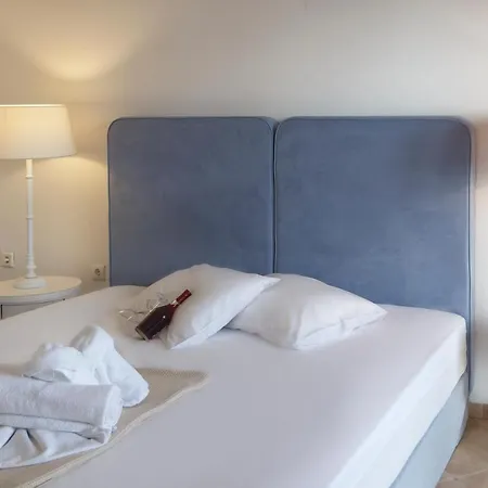 Maltinas House Aparthotel
