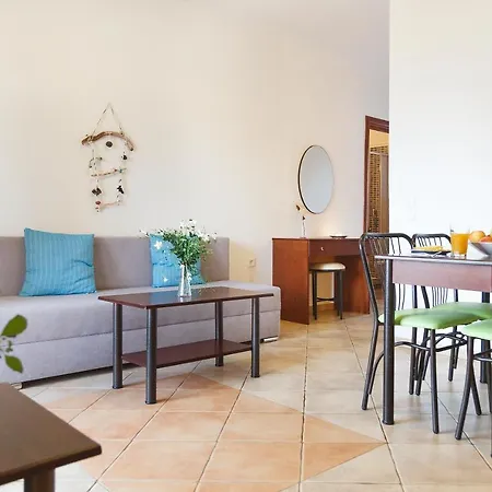 Maltinas House Hotel de apartamente Mola Kalyva