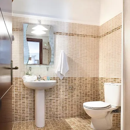 Maltinas House 3* Mola Kalyva