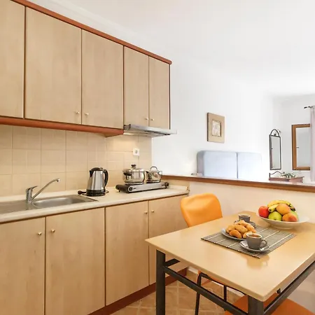 Maltinas House Aparthotel